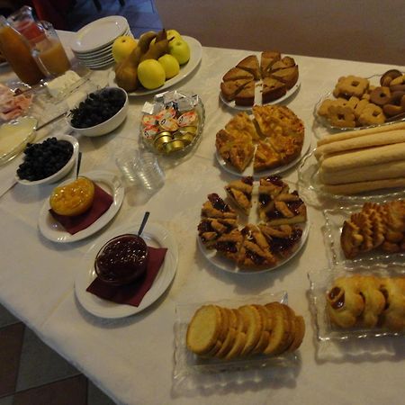 Bed and Breakfast Da Fabiana Bossolasco Exterior foto